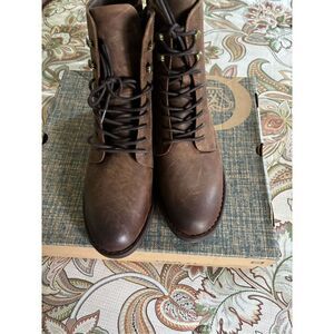 NWT Born Boreen Bootie